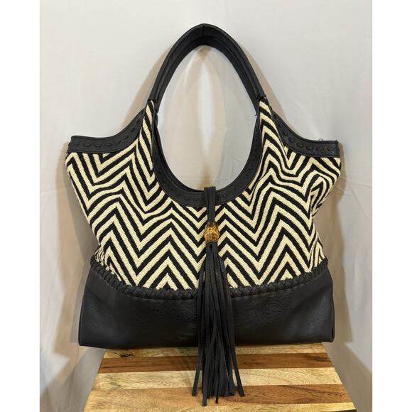 Big Buddha Portofino Large Vegan Leather Black & Cream Chevron Shoulder Bag Boho - Picture 1 of 12